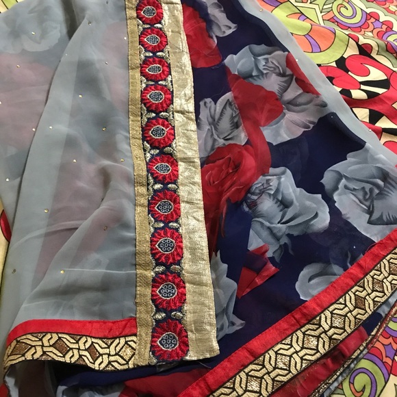 Navy floral print Saree sari - Picture 2 of 8